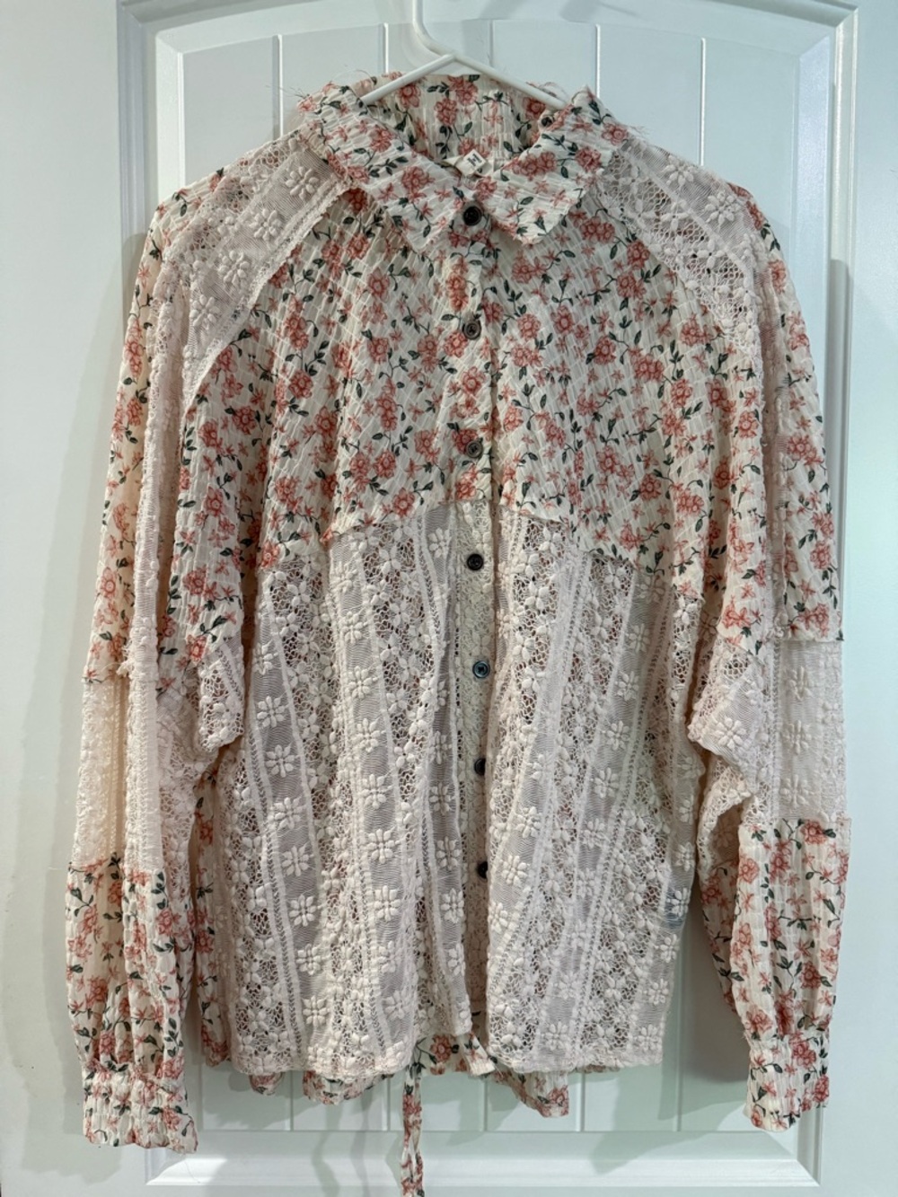 POL Vintage-Inspired Lace & Rose Print Blouse - Cream with Pink Roses